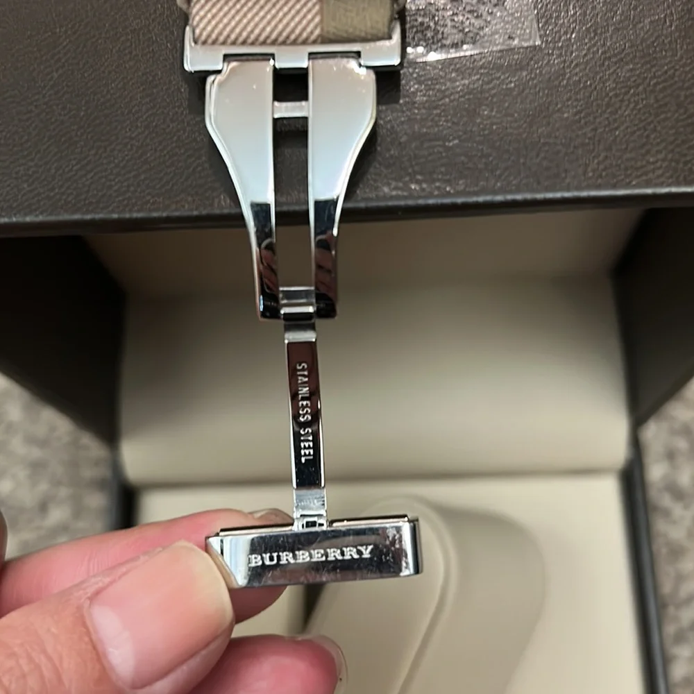 Burberry Pink Mother of Pearl Leather Stainless Steel Watch - Picture 8 of 12